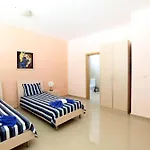 Lighthouse Golf Private דירה בלצ'יק