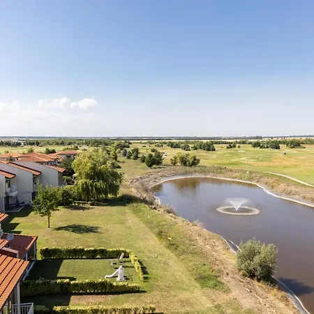 Lighthouse Golf Private Apartment *